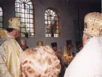 Uroczystość poświęcenia krzyży w 2001 r.